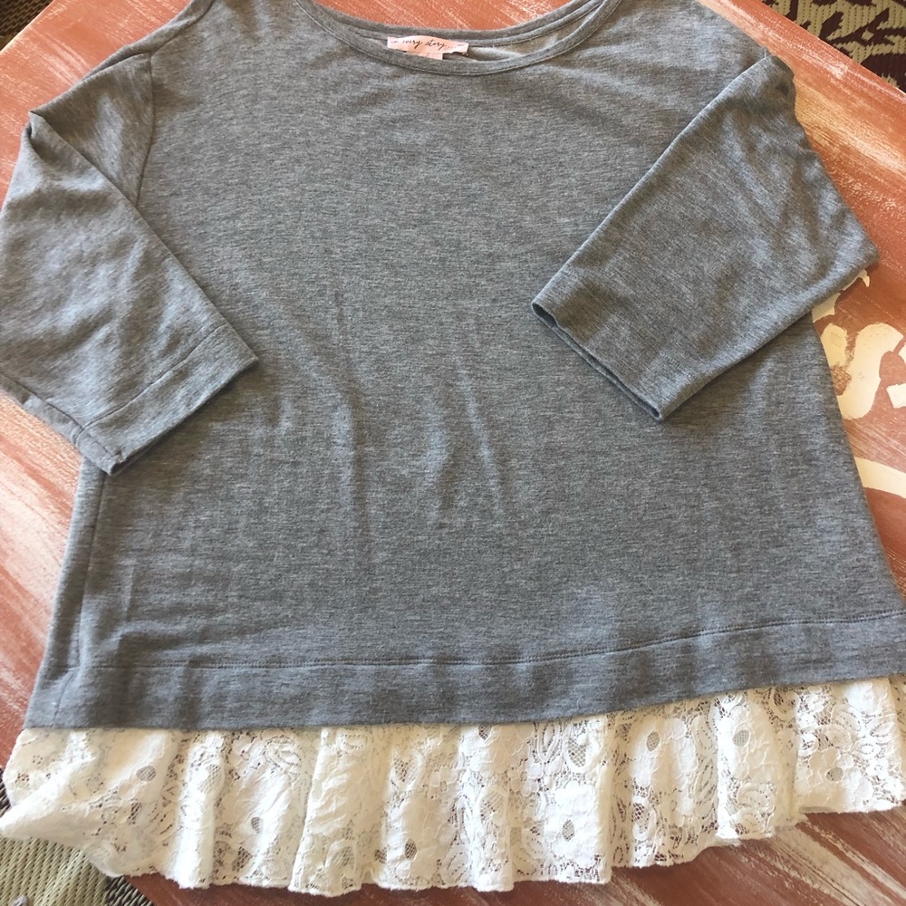 Super soft cotton top with lace ruffle